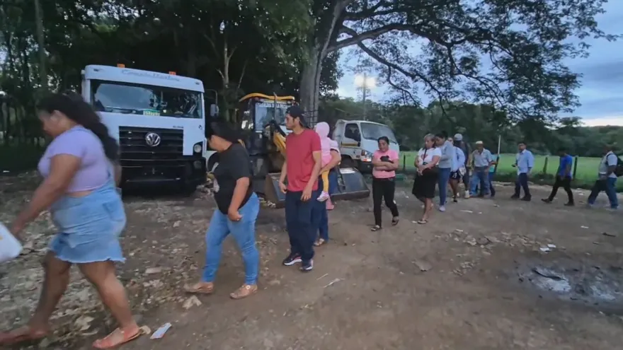 Quejas en La Pintada por largas filas y falta de jamones en la naviferia del IMA.