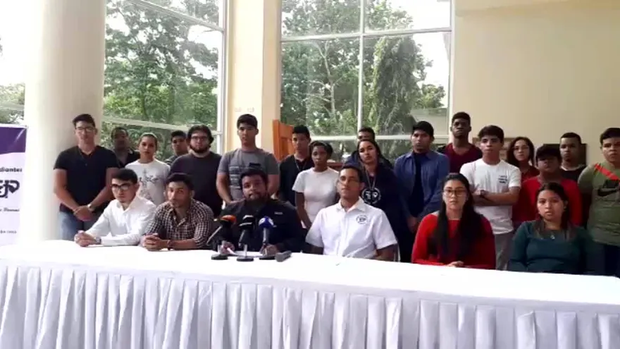 Estudiantes de la UTP solicitan la renuncia del ministro del MOP