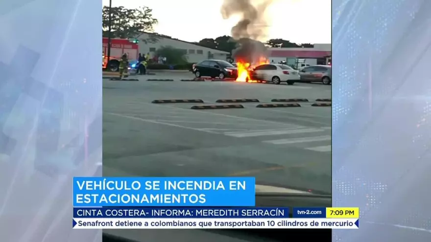 Carro se incendia frente a Estadio Maracaná