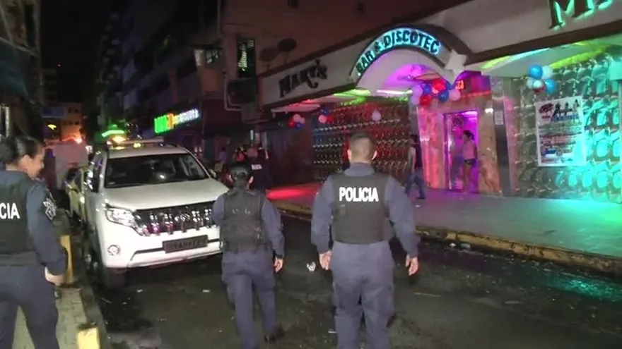 Pelea en Santa Ana, santeño es golpeado por extranjeros