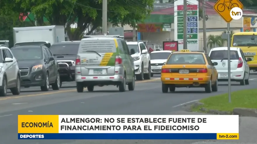 Autoridades asisten a la Asamblea contestar cuestionario sobre proyecto de combustibles