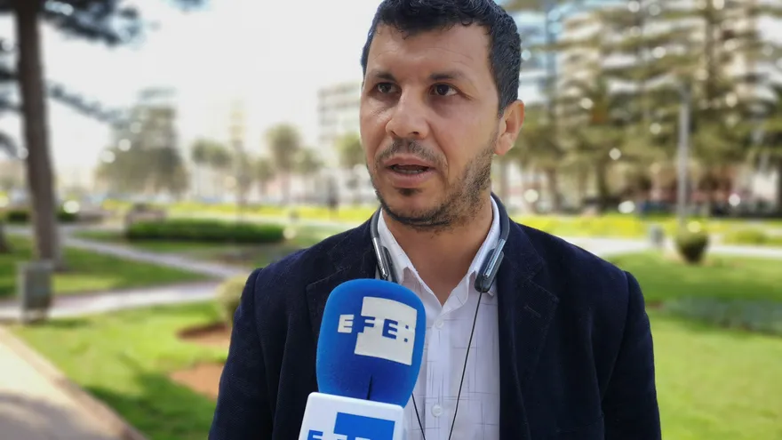 El presidente de la ilegal Coordinadora de Cristianos Marroquíes, Zuhair Dukali, en una entrevista con Efe en Mohamedía