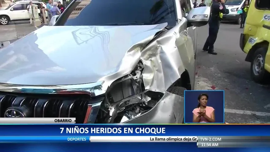 Siete niños heridos en colisión de un bus colegial