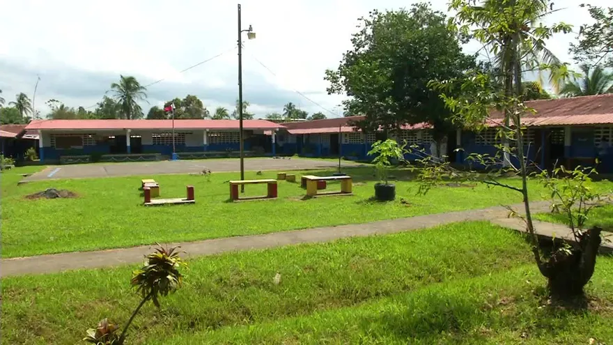 Aún faltan escuelas por iniciar el año escolar
