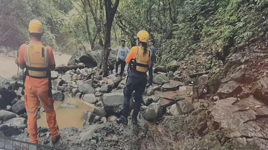 Hombre desapareció en río Tebario en Las Minas, Sinaproc continúa su búsqueda.