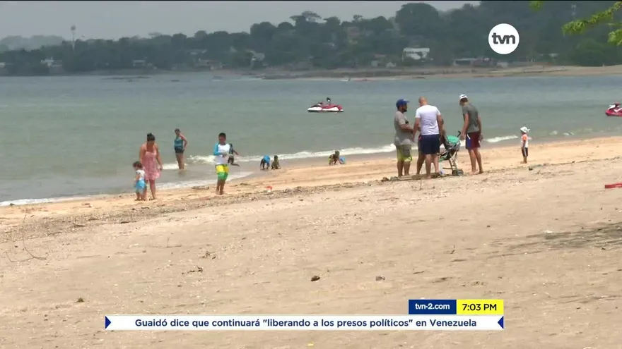 Panameños acuden a las playas del 1 de mayo