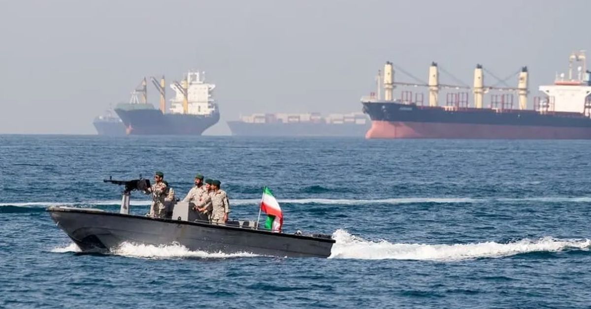 Irán descarta reabrir el estrecho de Ormuz tras incautar dos buques mercantes