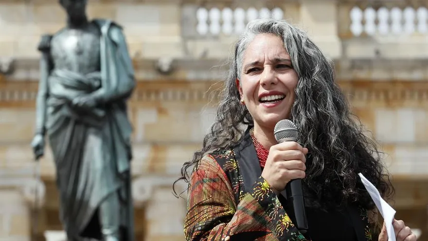 En la imagen, la hija del asesinado excomandante del M-19 y candidato presidencial Carlos Pizarro, la congresista María José Pizarro