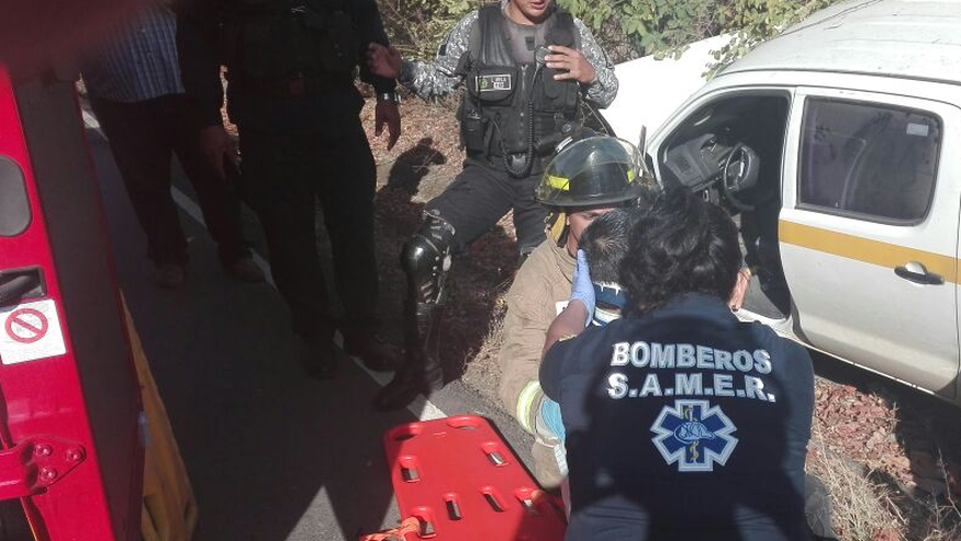 Personal de los bomberos llegó al lugar