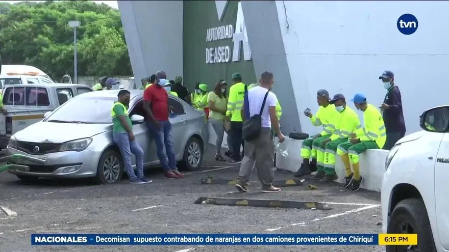 Trabajadores de Aseo declaran huelga de brazos caídos