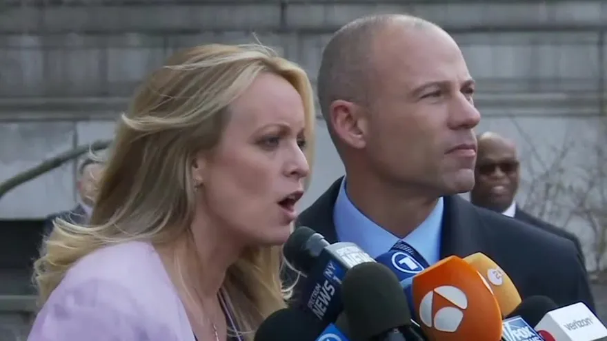 Abogado de Trump en la corte: entre el FBI y una actriz porno