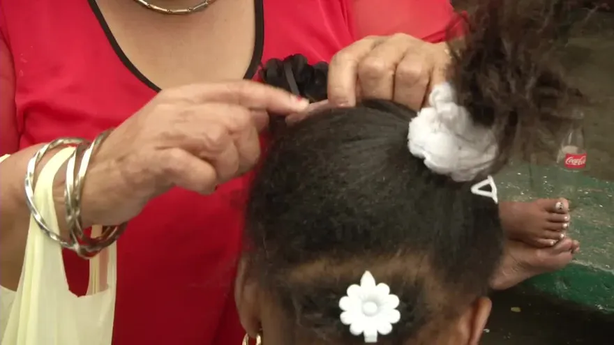 Autoridades pretenden evitar epidemia de piojos en las escuelas