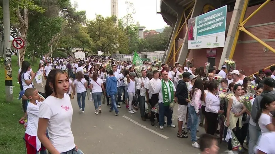 Atlético Nacional rindió homenaje a Chapecoense y cede campeonato