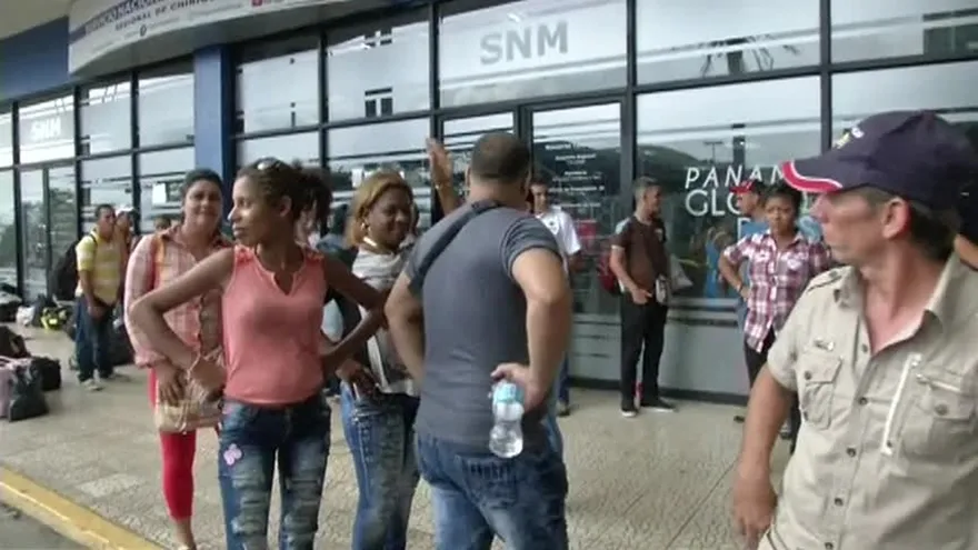 Migrantes cubanos sin dinero, preocupados por su futuro