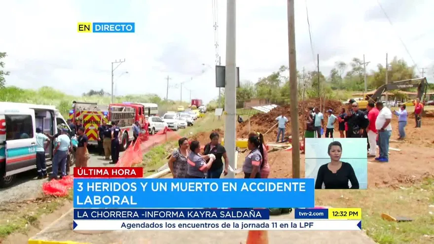 Obreros caen a un sistema de alcantarillas