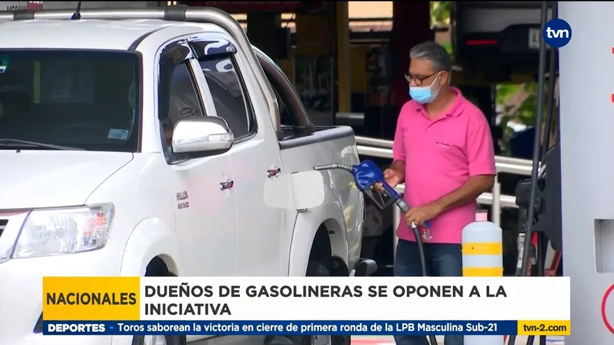 Anteproyecto de ley busca prohibir autoservicio en gasolineras