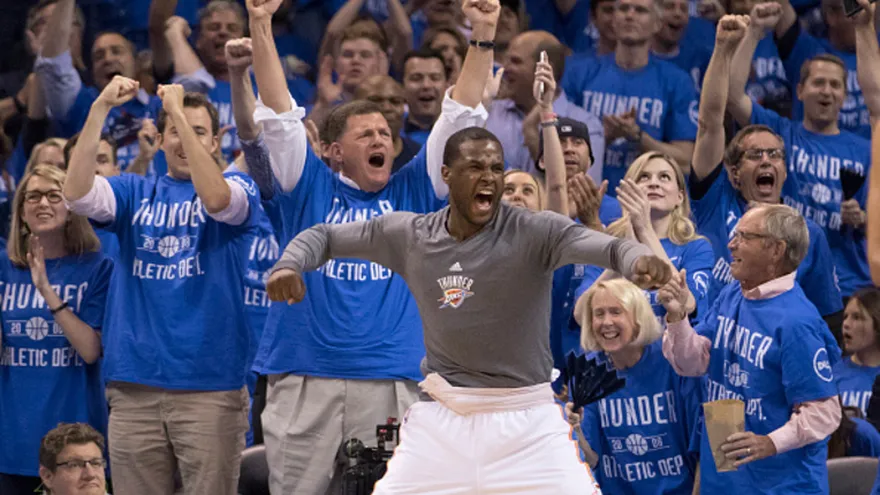 OKC Thunder deja a los Spurs y su proximo rival Golden State Warriors