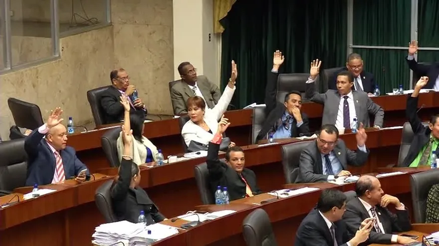 Aprueban en segundo debate proyecto para modificar Ley de Contrataciones Públicas