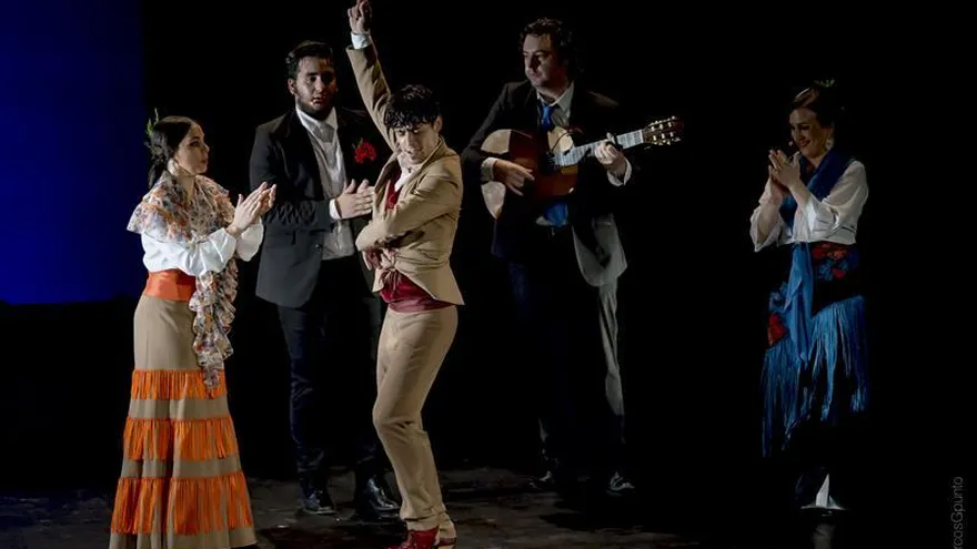Fotografía promocional cedida por Marcos G. Punto muestra al bailaor Jesús Carmona (c).