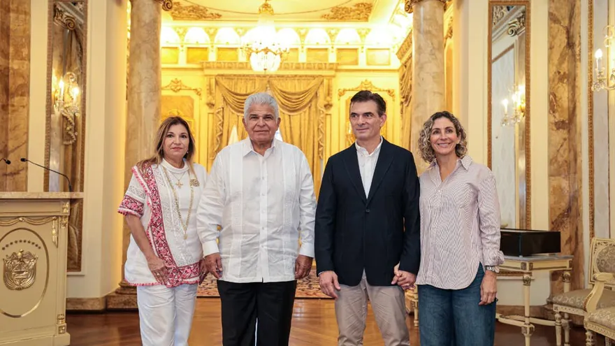 Mulino recibió en el Palacio de las Garzas al presidente electo de Bolivia, Rodrigo Paz