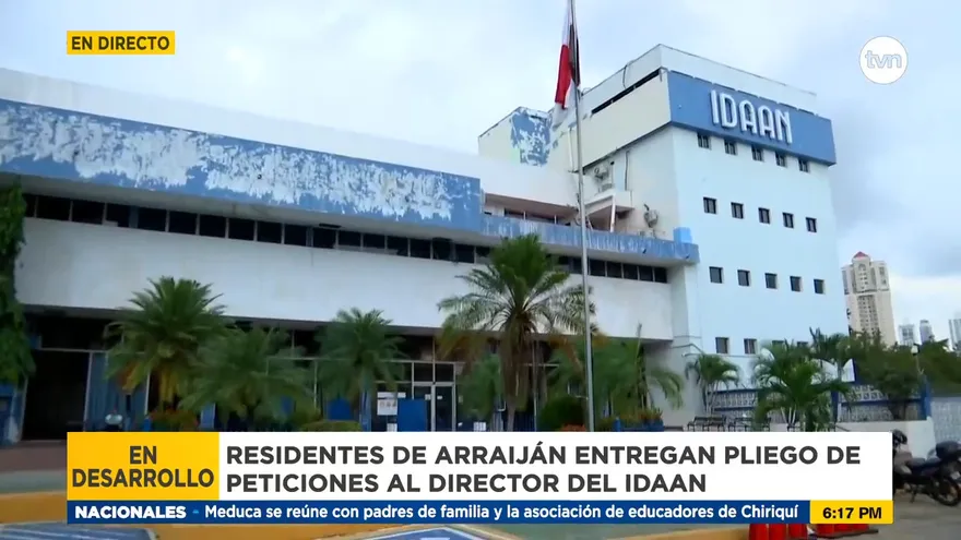 Residentes de Arraiján entregan peticiones al Idaan
