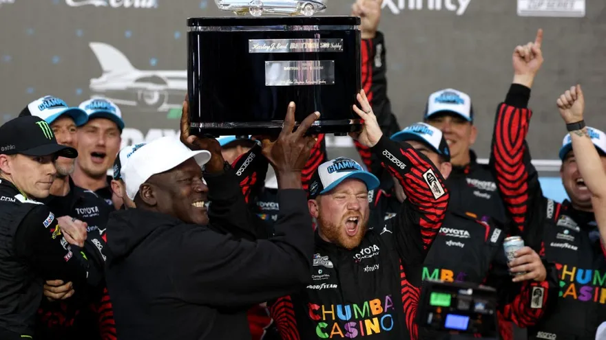 Michael Jordan y Tyler Reddick