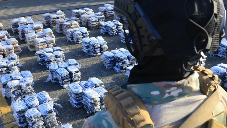 Decomiso de 916 paquetes de presunta droga