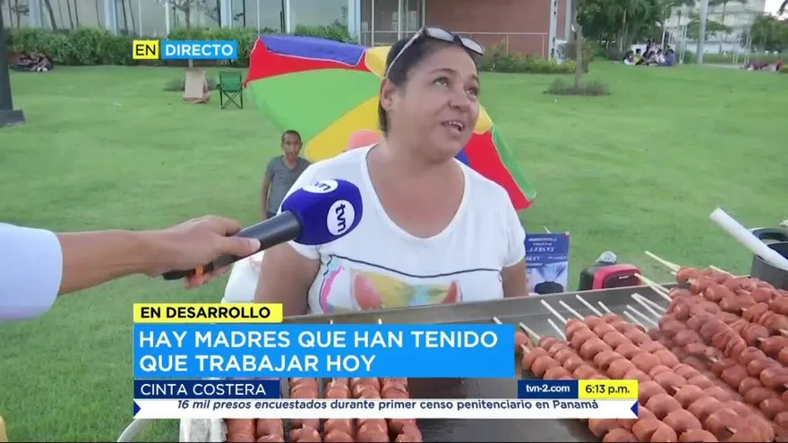 Madres celebran su día trabajando en la cinta costera
