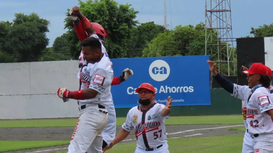 Veraguas dejó en el terreno a Chiriquí Occidente en el inicio del Béisbol Mayor