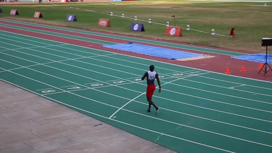 Alonso Edward con Medalla de Oro para Panamá