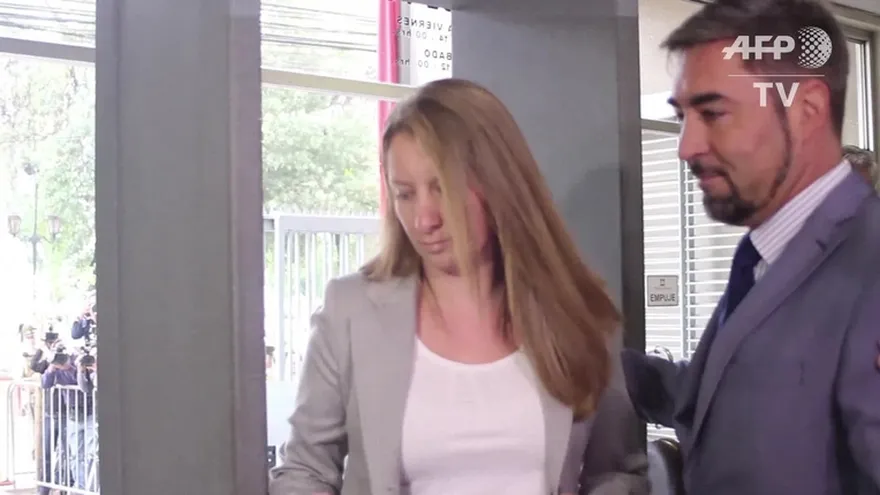 Nuera de presidenta Bachelet llega a juzgado