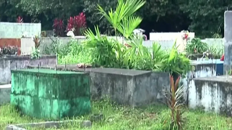 Tras denuncia, autoridades limpian el cementerio de Changuinola