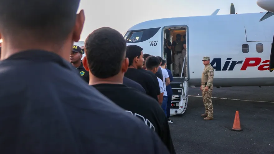 Parte de los ciudadanos deportados y expulsados