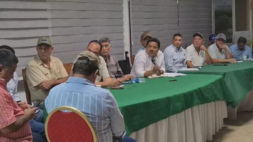 Reunión entre productores y molineros en Veraguas.