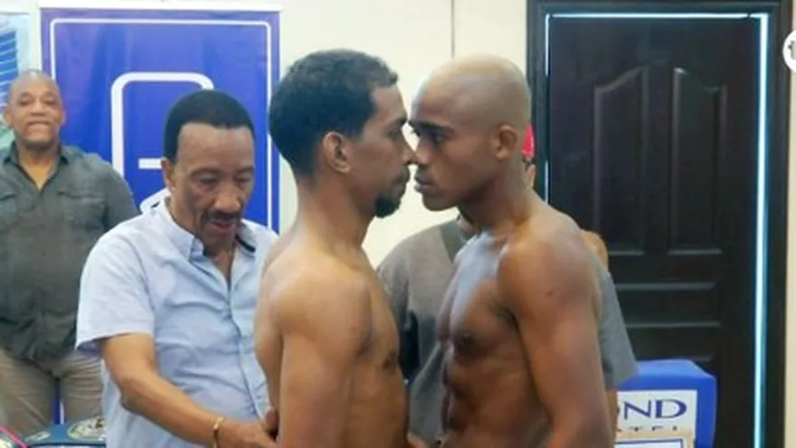 Pesaje cartelera de boxeo Zona de Guerra