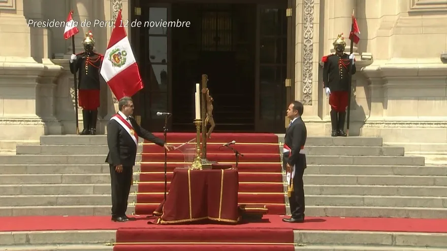 Fiscalía peruana abre investigación a Merino por muerte de manifestantes