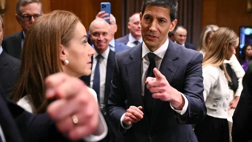 El Senado estadounidense confirmó el miércoles a Kevin Warsh, nominado por el presidente Donald Trump.