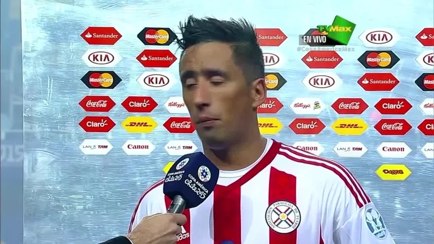Lucas Barrios menciona el desgaste del equipo para el partid
