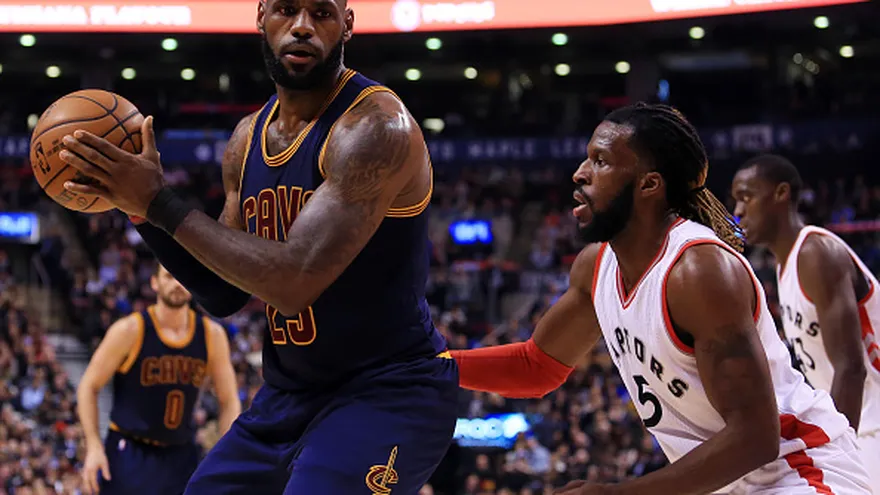 LeBron se niega a alojarse en hotel de Trump en Nueva York