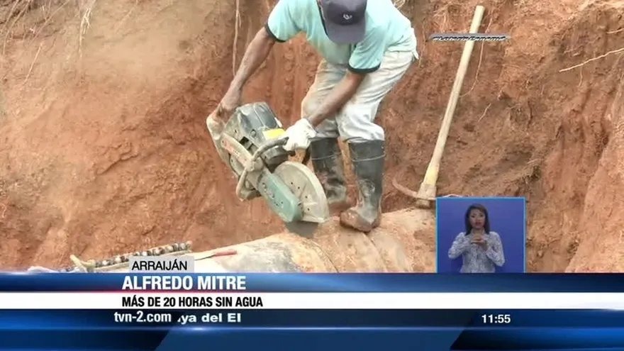 Personal del Idaan trabaja en reparación de daño de tubería