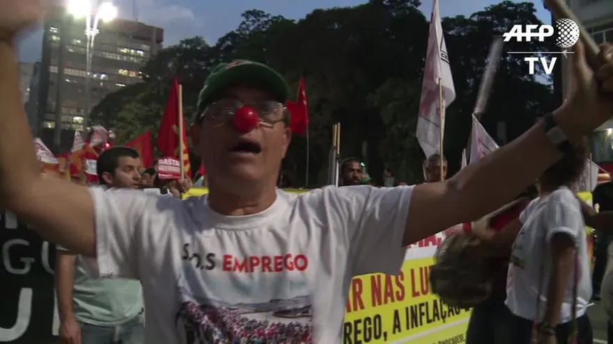 Protesta contra plan de austeridad de Rousseff