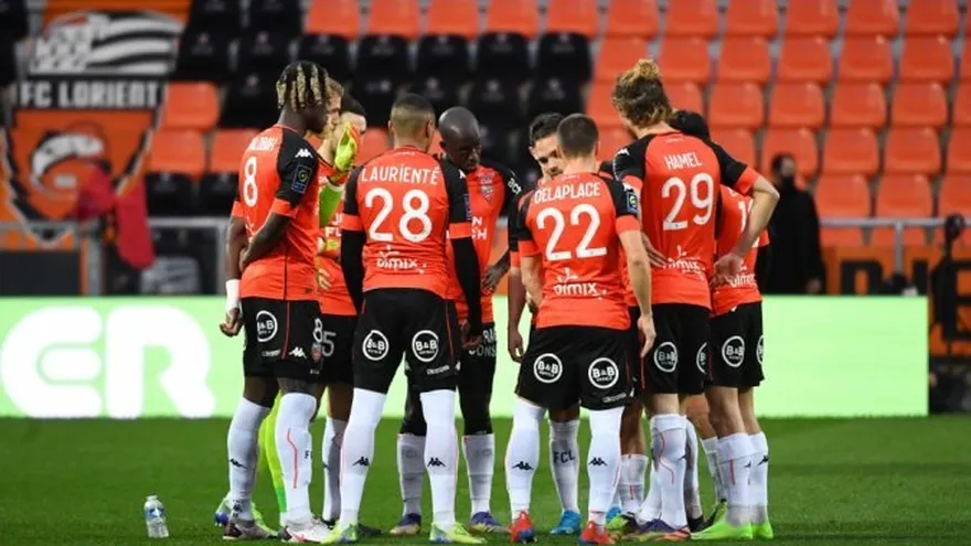 Un duodécimo jugador del Lorient da positivo al covid-19