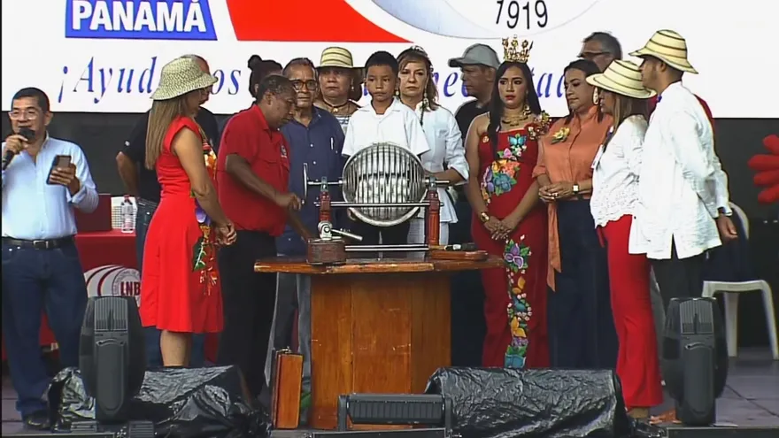 Sorteo de la Loteria Nacional del 13 de septiembre en Penonomé.