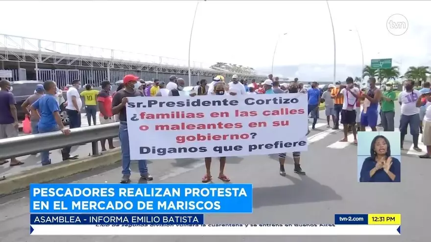 Pescadores protestan en Mercado del Marisco