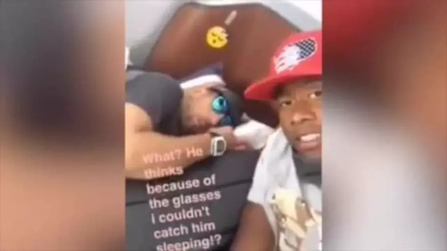 Alaba se mofa de Ribery por dormirse en el bus