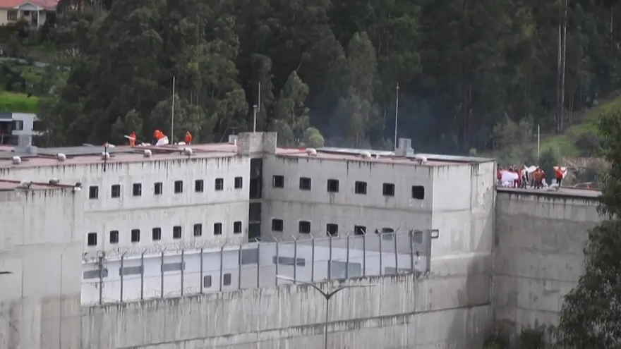 Veintena de muertos dejo enfrentamiento entre presos en Ecuador