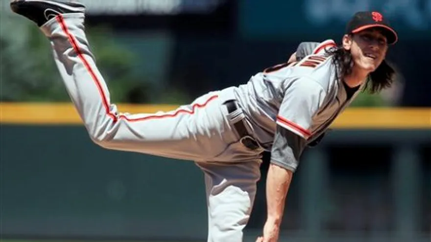 MLB: Gigantes 8, Rockies 3; y completan la barrida