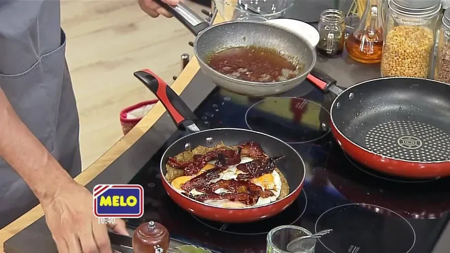 Celebremos el día del huevo con unas deliciosas papas ralladas