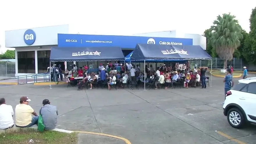 Entregan pago de 120 a los 65