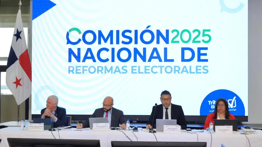 La Comisión de Reformas Electorales realiza discusión para las futuras modificaciones del Código Electoral.